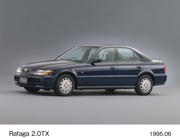 ラファーガ2.0TX (パシフィックブルー・パール) フロント8:2