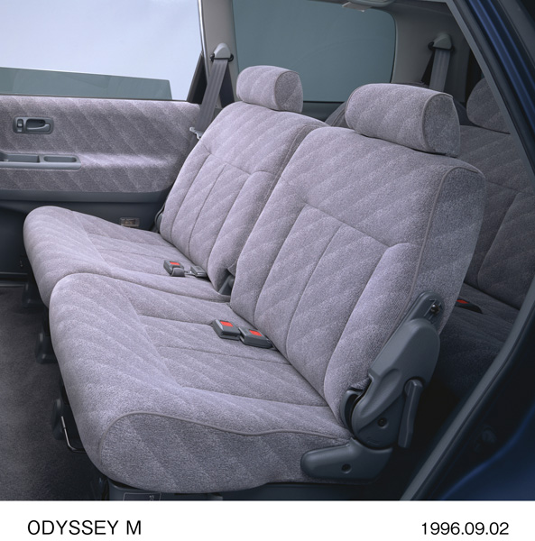 オデッセイ M 2列目シート (7人乗りベンチシート)