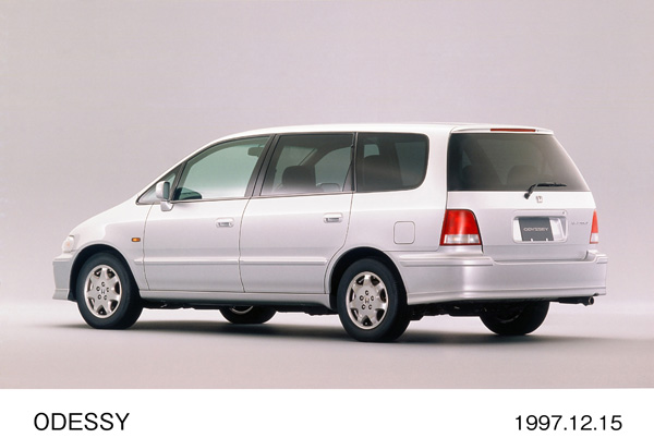 オデッセイ M タイプ 特別仕様車「エアロスピリット」（セブリングシルバー・メタリック）