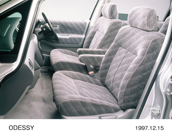 オデッセイ M タイプ 特別仕様車「エアロスピリット」 1列目シート