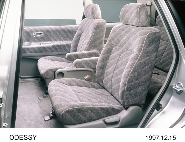 オデッセイ M タイプ 特別仕様車「エアロスピリット」 2列目シート