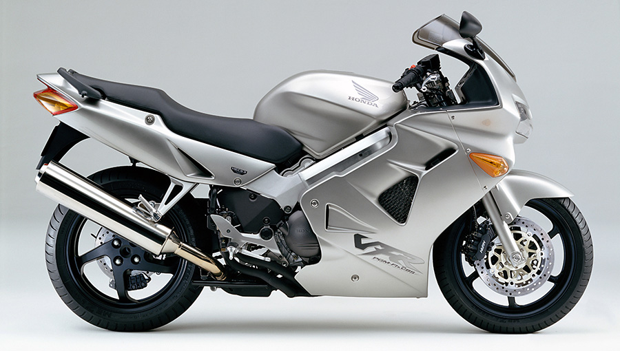 最高水準の環境性能を実現したスポーツバイク「VFR」を発売 | Honda