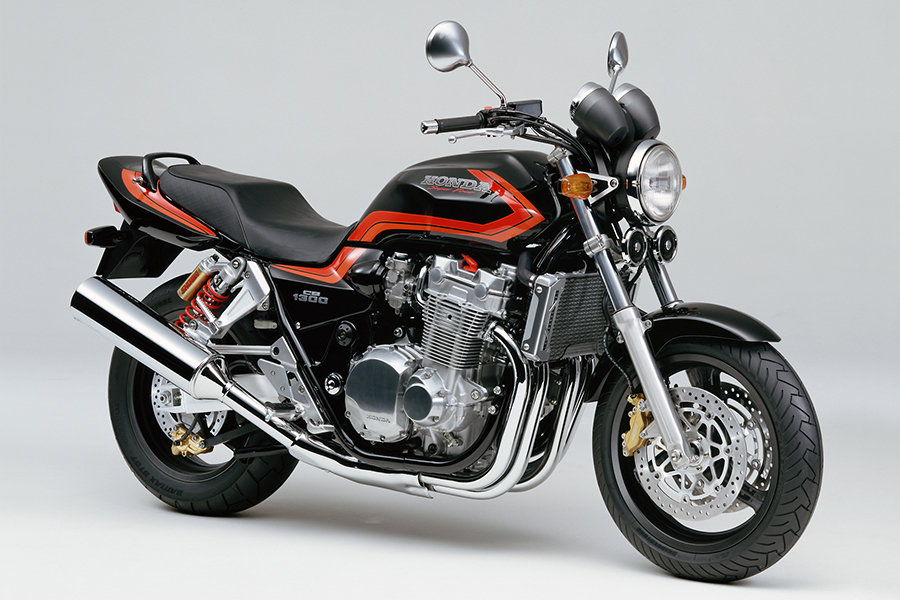 大型スポーツバイク「CB1300 SUPER FOUR」をマイナーチェンジし車体各部の熟成と軽量化を図り発売 | Honda 企業情報サイト