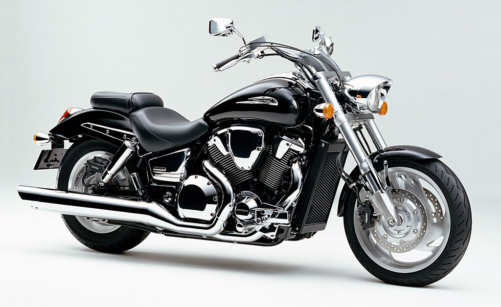 1800ccの大型カスタムバイク「VTX」を新発売 | Honda 企業情報サイト