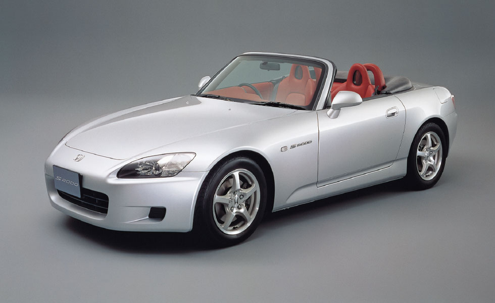 S2000をマイナーモデルチェンジし発売 | Honda 企業情報サイト