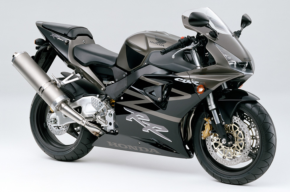 スーパースポーツバイク「CBR954RR」新色を追加し発売 | Honda 企業情報サイト