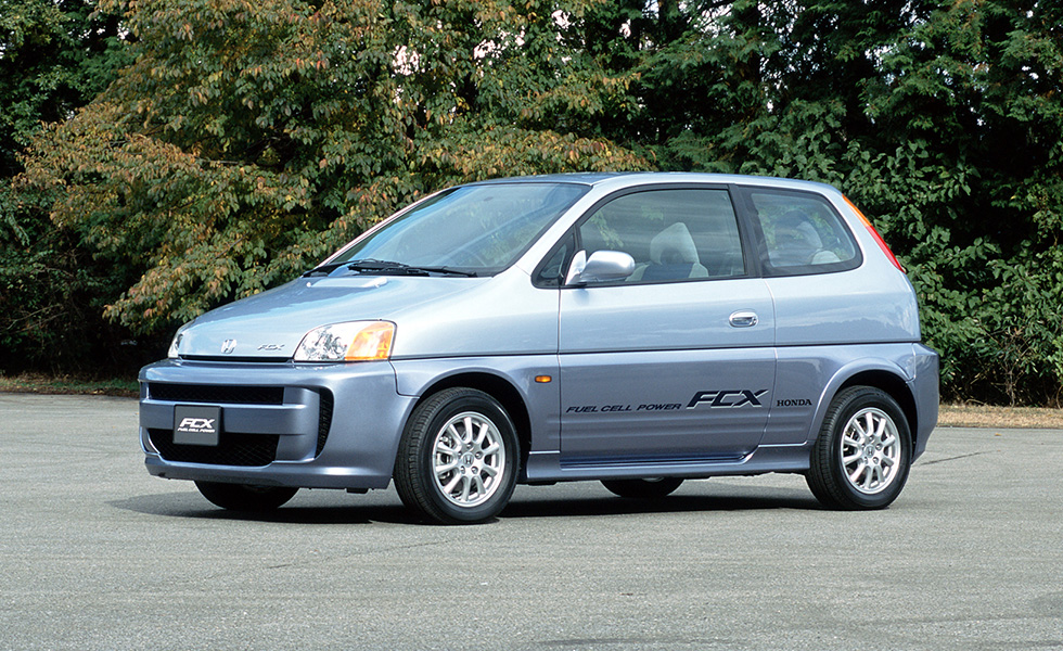 燃料電池車「FCX」国土交通大臣認定を取得 | Honda 企業情報サイト