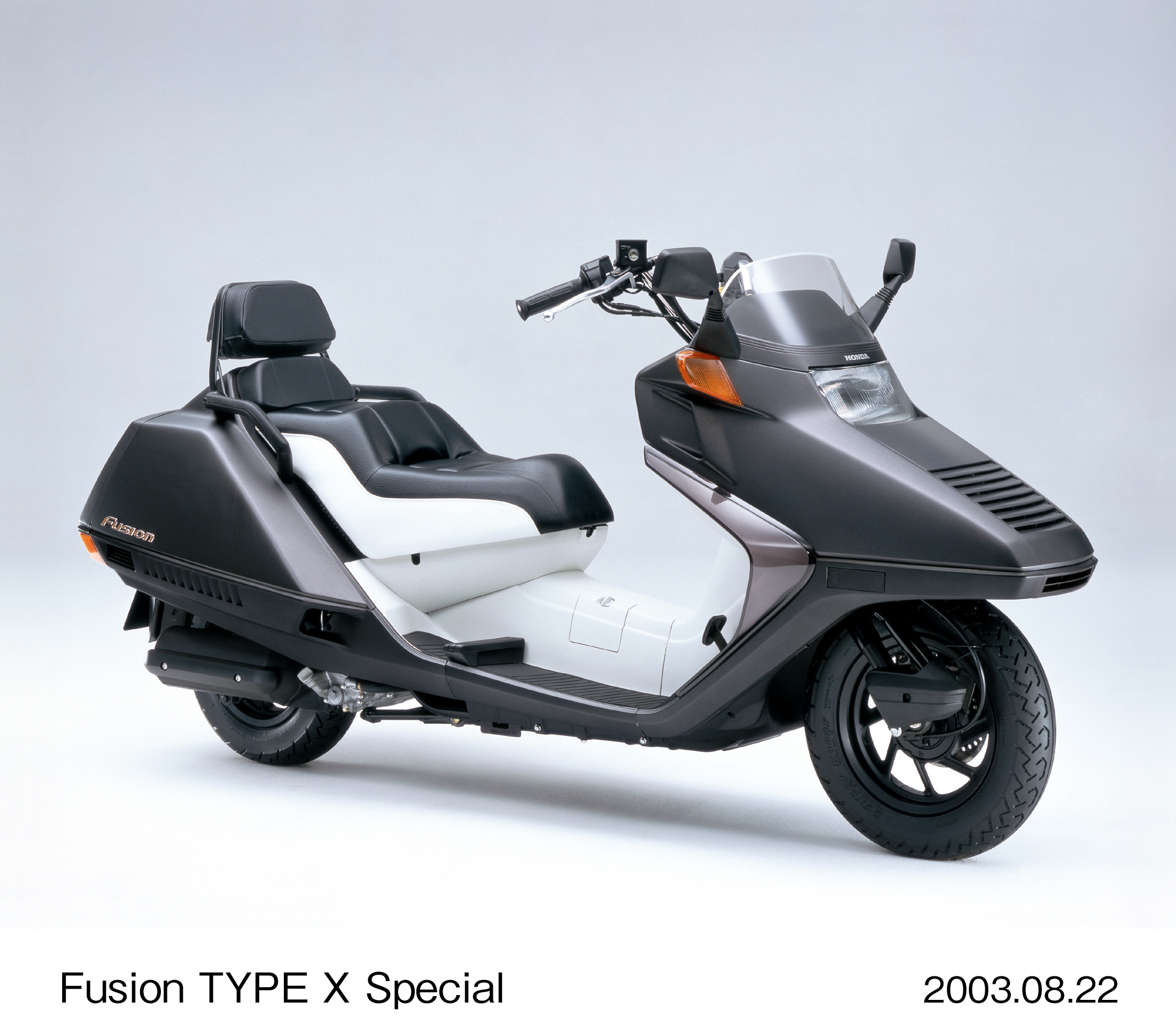 軽二輪スクーター「フュージョン・TYPE X」にスペシャルモデルを追加し限定発売 | Honda 企業情報サイト