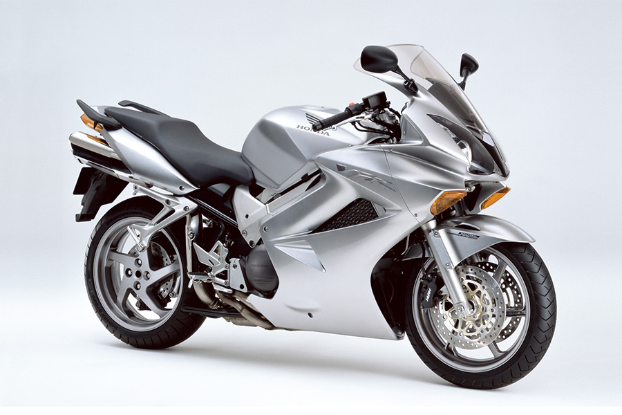 大型ロードスポーツバイク「VFR」をマイナーモデルチェンジし発売 | Honda 企業情報サイト