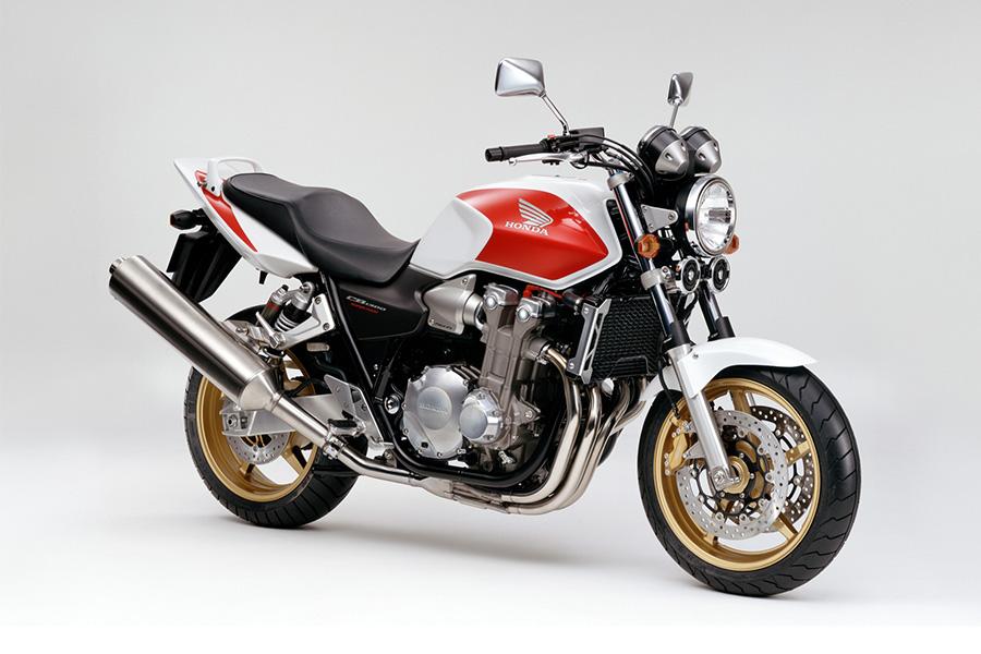大型ロードスポーツバイク「CB1300 SUPER FOUR」にカラーを追加し発売