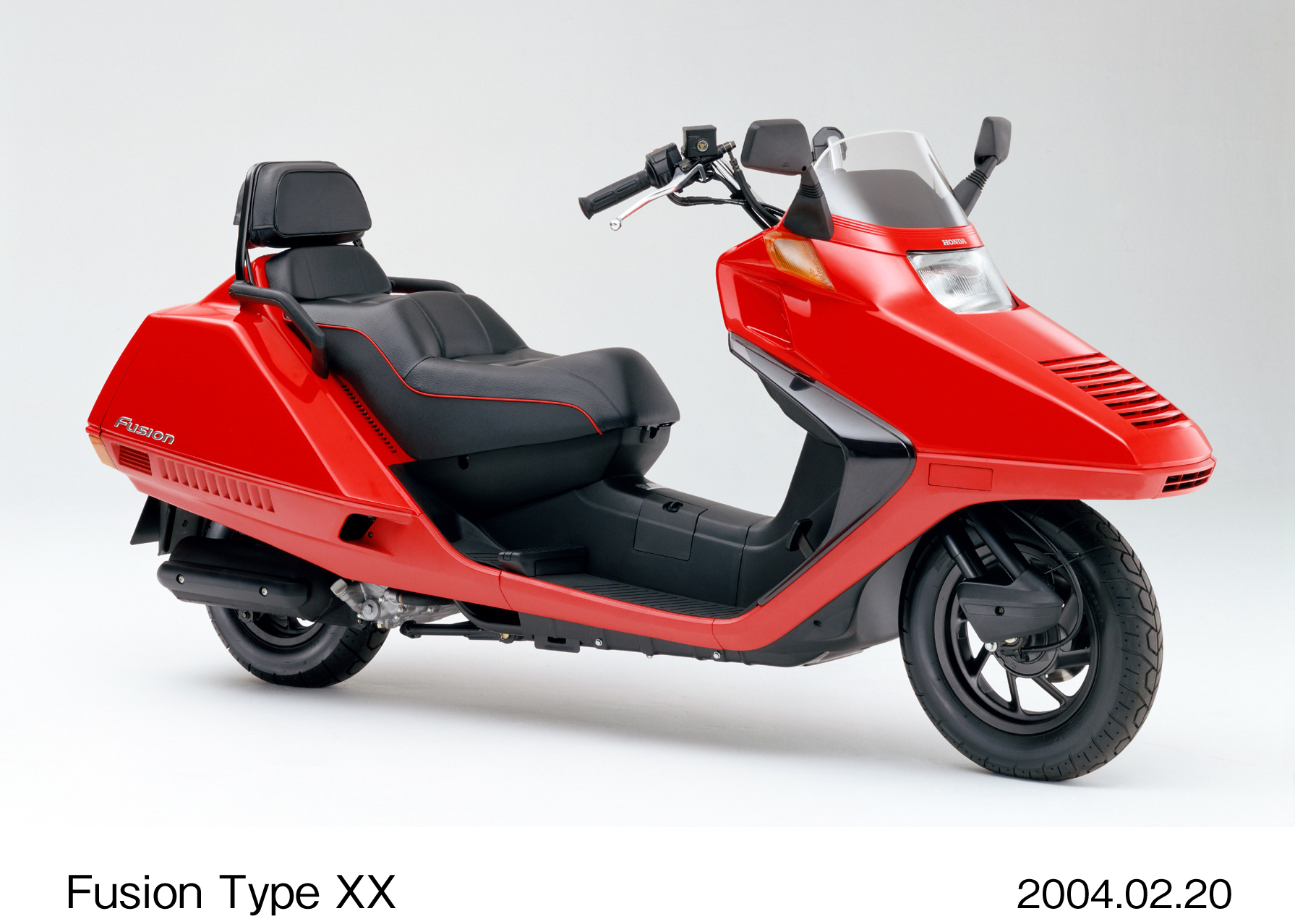 250ccスクーター「フュージョン・Type X」の装備を充実させた 