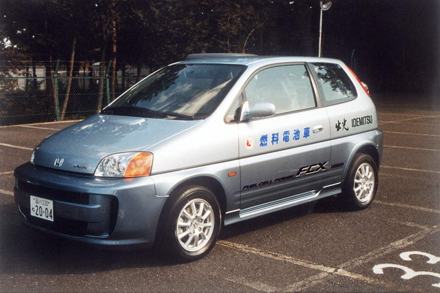 出光興産株式会社に燃料電池車「FCX」を納車 | Honda 企業情報サイト