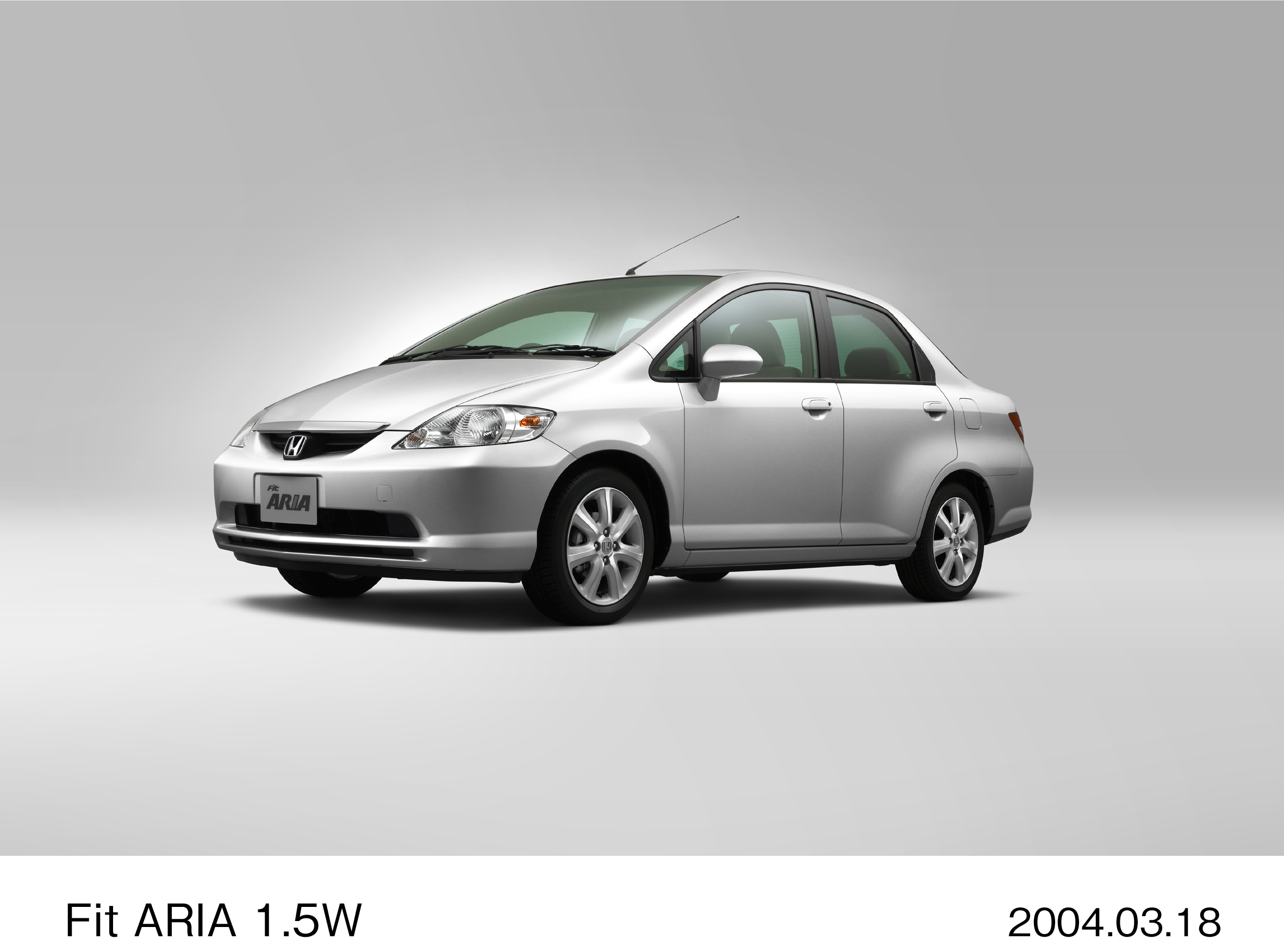 フィット アリア」をマイナーモデルチェンジし発売 | Honda 企業情報サイト