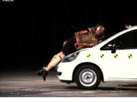 ジャズ、歩行者ダミー衝突テスト2