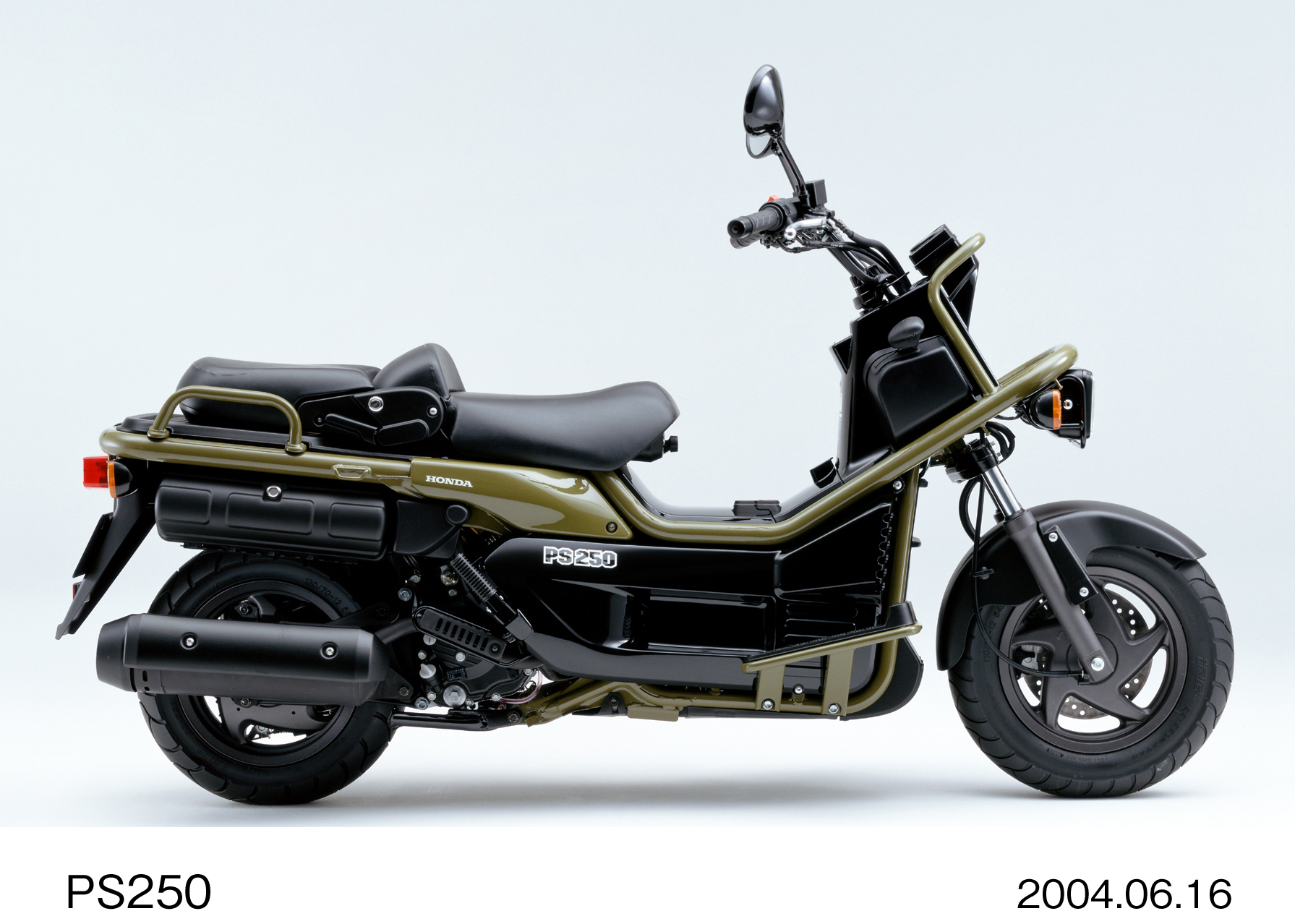 mc0406004H.jpg