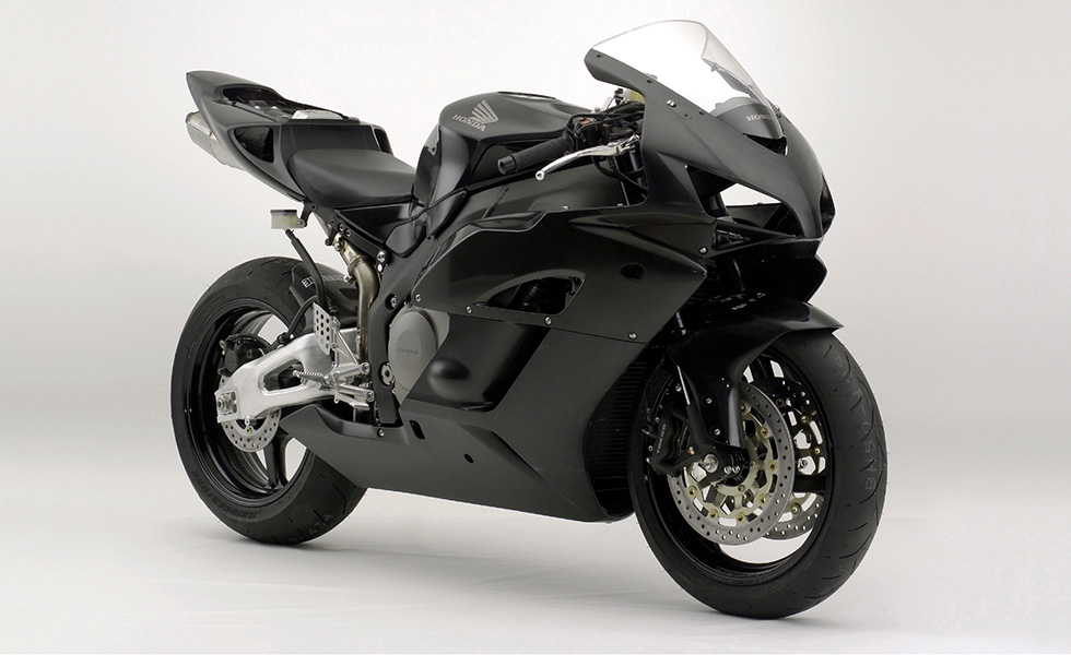 ロードレース競技専用車「CBR1000RRレースベース車」の2005年型モデルを発売 | Honda 企業情報サイト