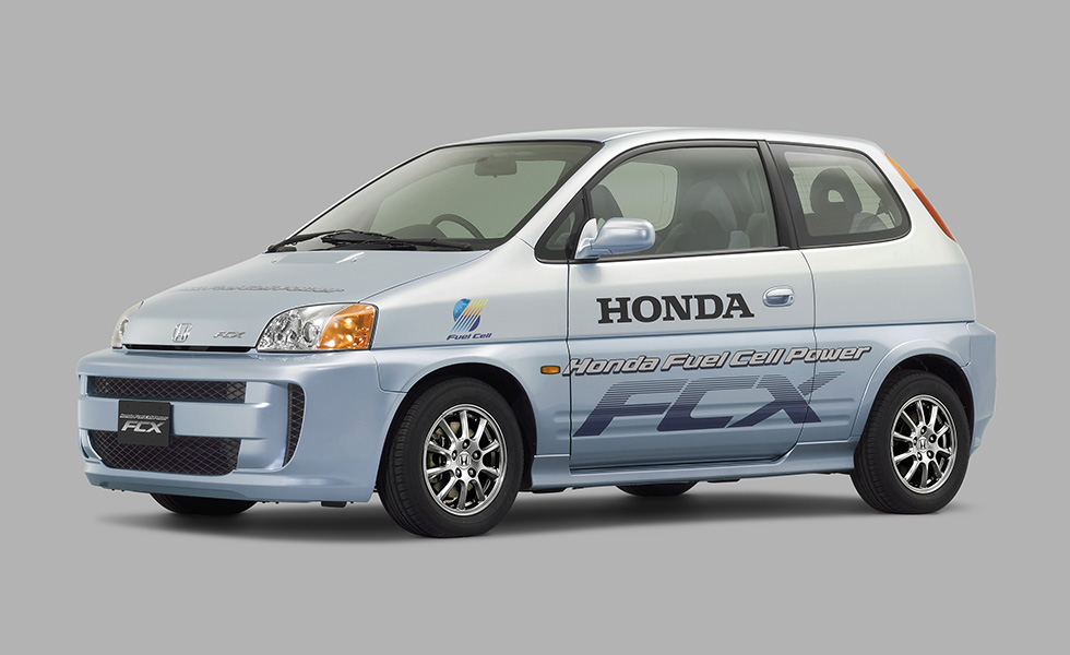 燃料電池車「FCX」日本で初めて国土交通省の型式認証を取得 | Honda
