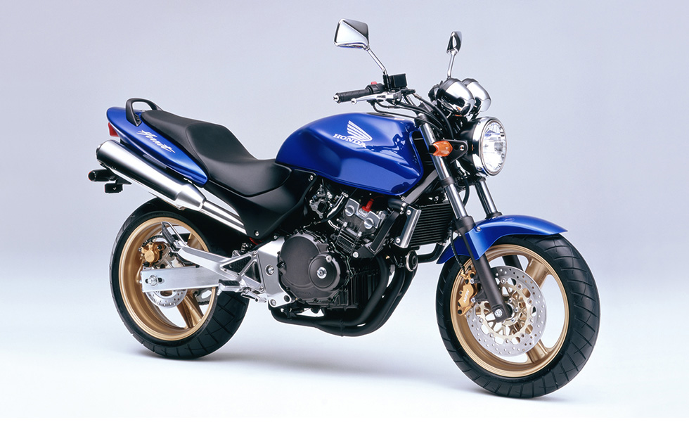 250ccスポーツバイク「ホーネット」をマイナーモデルチェンジし デラックスタイプを追加して発売 | Honda 企業情報サイト
