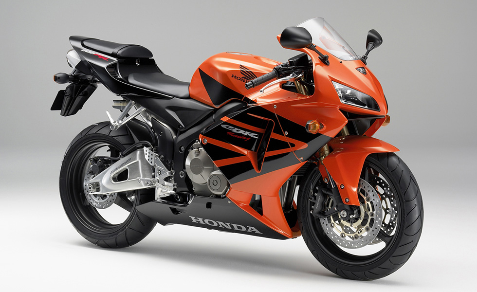 スーパースポーツバイク「ＣＢＲ６００ＲＲ」のカラーリングを変更し新たに「ＣＢＲ６００ＲＲ・Ｓｐｅｃｉａｌ  Ｅｄｉｔｉｏｎ（スペシャルエディション）」を限定発売 | Honda 企業情報サイト