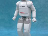 ASIMO-斜め前