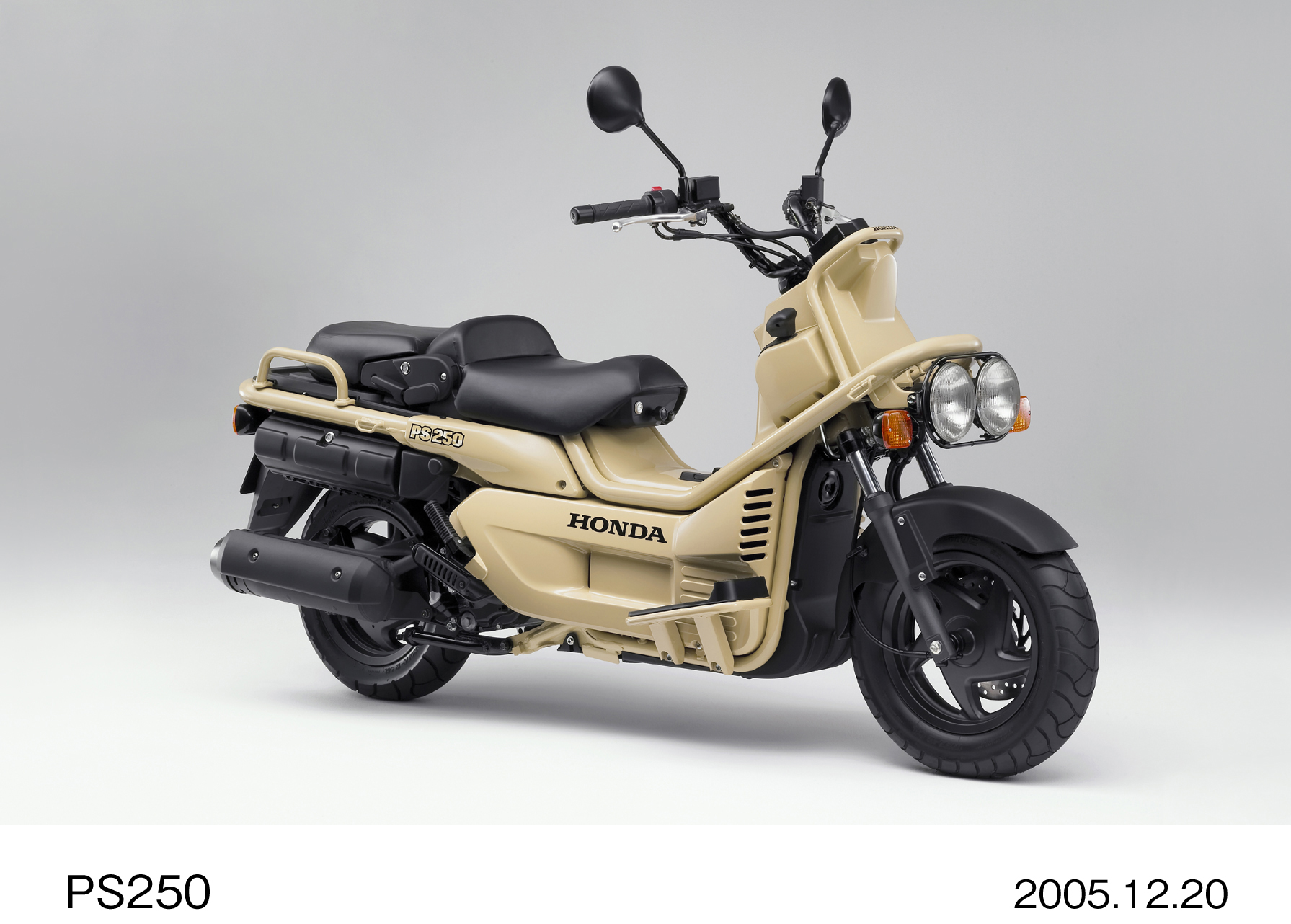 新感覚の250ccスクーター「PS250」をマイナーモデルチェンジし発売 