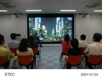 大型スクリーンを利用した研修