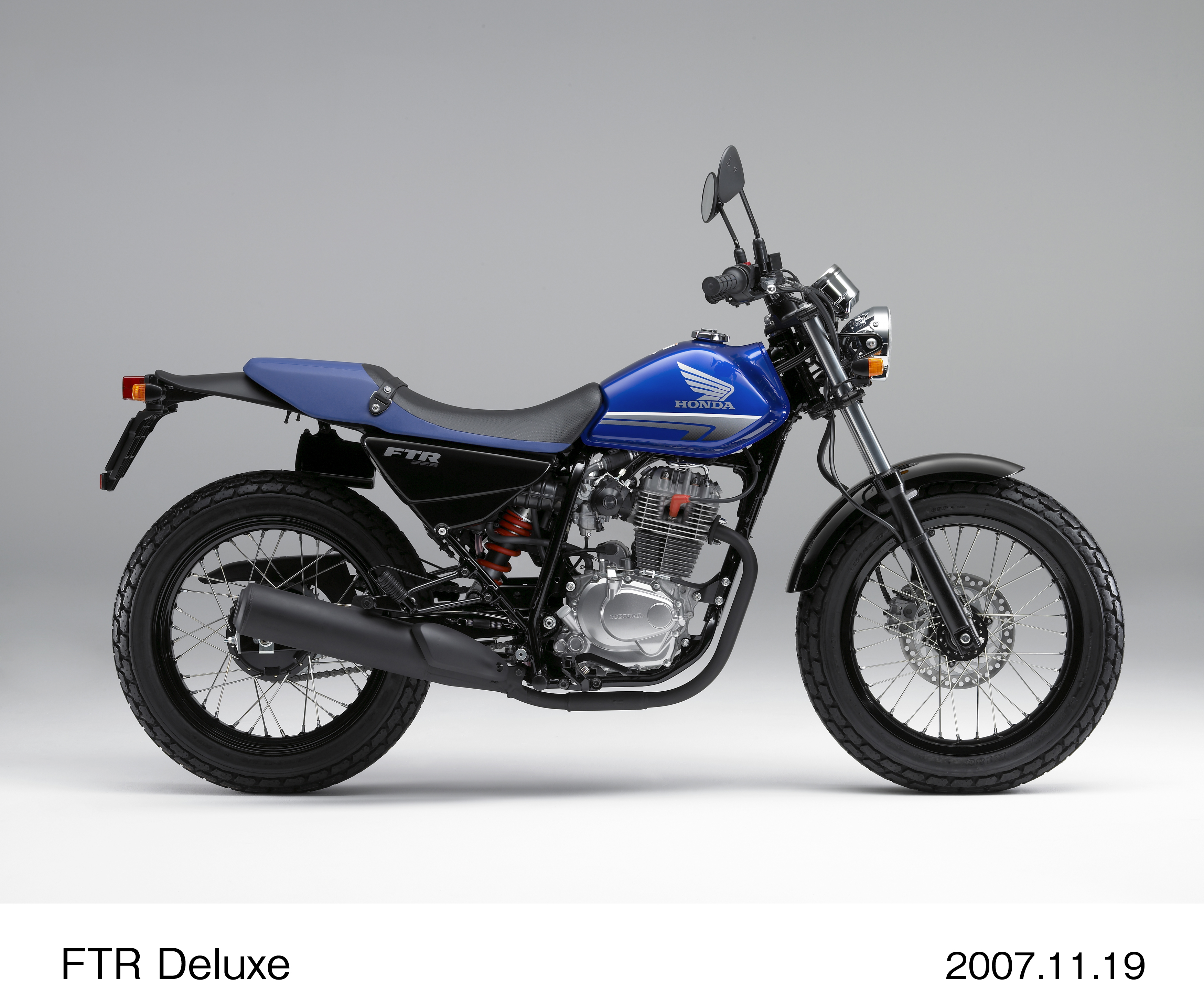 希少色✨FTR223 純正シート ベルト付 ボニーブルー 希少色✨FTR223 純正シート ベルト付 ボニーブルー - メルカリ