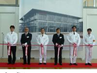 小川工場竣工式 (左から2人目より右へ) 笠原喜平 小川町町長、片山行 Honda執行役員/埼玉製作所所長、中島滋 埼玉県産業労働部副部長、山根庸史 Honda執行役員