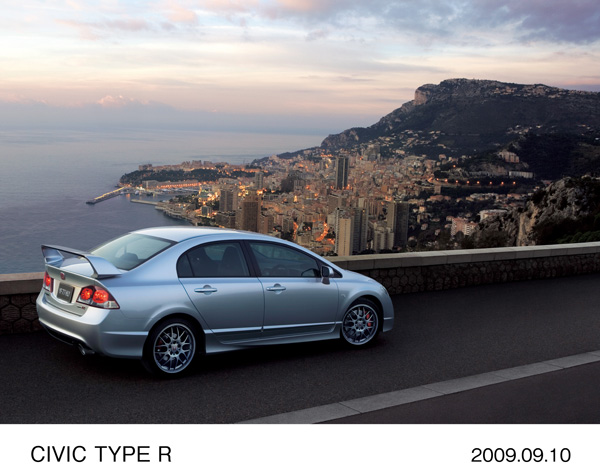 CIVIC TYPE R (スーパープラチナ・メタリック) メーカーオプション (BBS アルミホイール)装着車