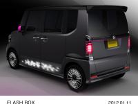 FLASH BOX（ベース車両：N BOX カスタム）