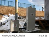 ガスエンジンコージェネレーションユニット「MCHP1.0K2」(左)