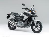 NC700X （パールサンビームホワイト）