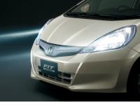 フィット HYBRID She's 特別仕様車 <ファインスタイル> ディスチャージヘッドライト （HID）