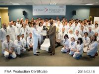 FAAより製造認定を授与される泉HAI社長 