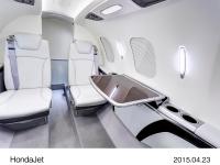HondaJet 前席から後席フルテーブル