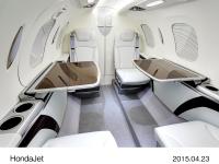 HondaJet 前席から後席テーブルあり