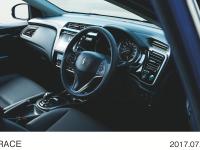 HYBRID EX・Honda SENSING インテリアイメージ（ブラック／コンビシート）