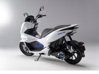 PCX ELECTRIC リアスタイル 