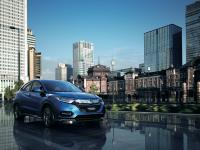 TOURING・Honda SENSING 走りイメージ（プレミアムクリスタルブルー・メタリック）