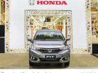 量産車ラインオフ