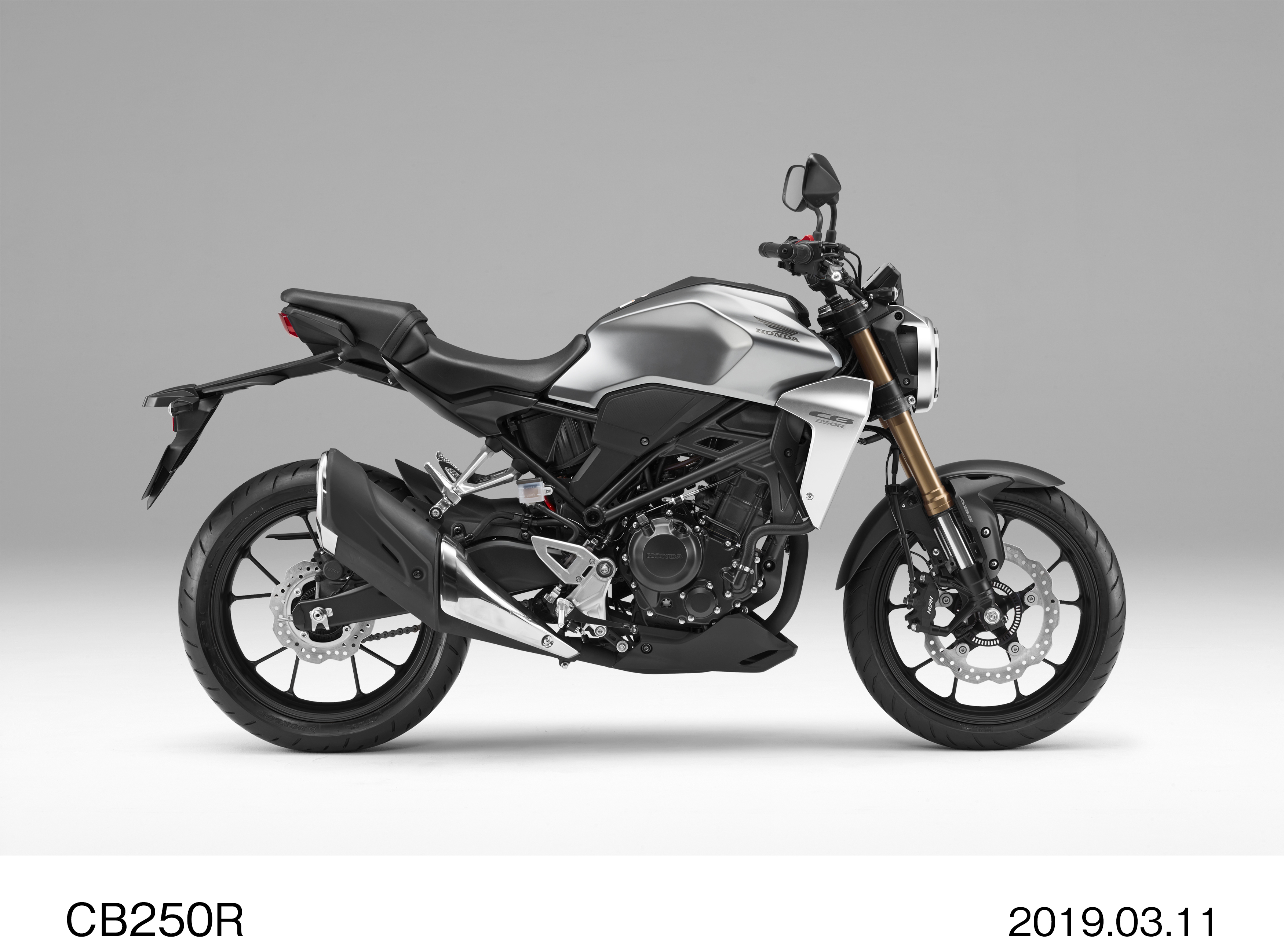 HONDA CB250R マットクリプトンシルバー　タンクカウル HONDA CB250R マットクリプトンシルバー タンクカウル HONDA CB250R