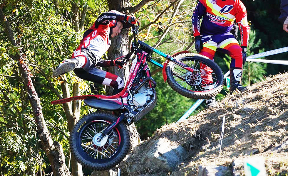 小川友幸選手とRTL300R