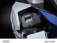 FORZA フロント・インナーボックス、USB Type-Cソケット