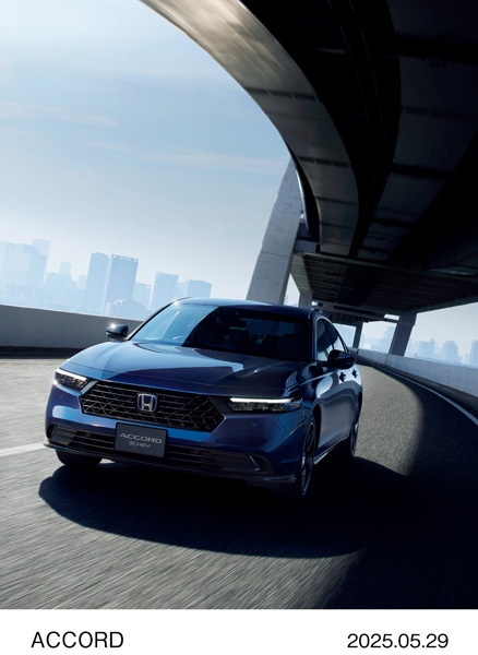 e:HEV Honda SENISNG 360＋ 走行イメージ１ （キャニオンリバーブルー・メタリック）