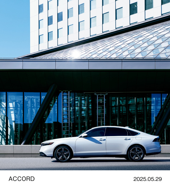 e:HEV サイドスタイリングイメージ（プラチナホワイト・パール）