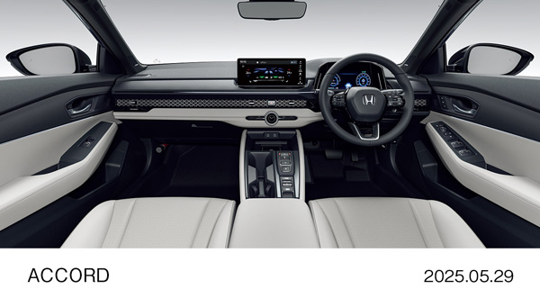 e:HEV Honda SENISNG 360＋ インパネ ホワイト