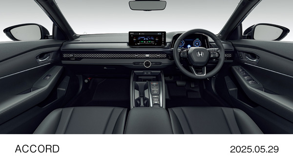 e:HEV Honda SENISNG 360＋ インパネ ブラック