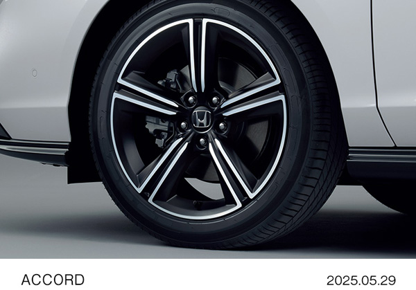 18インチ ノイズリデューシングアルミホイール（マットブラック＋切削）