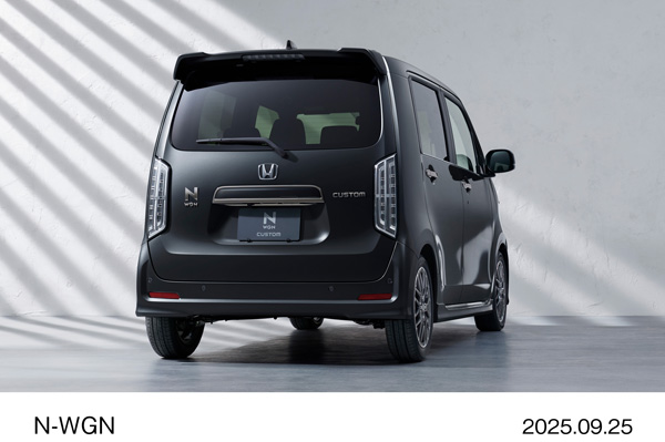 エクステリア リア CUSTOM L・ターボ （クリスタルブラック・パール） オプション装着車