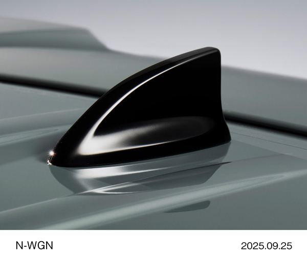 シャークフィンアンテナ（クリスタルブラック・パール）CUSTOM L・ターボ  特別仕様車 BLACK STYLE